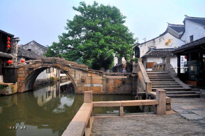 山东现滚轴云似金箍棒横跨海面，这一奇观是怎么形成的？
